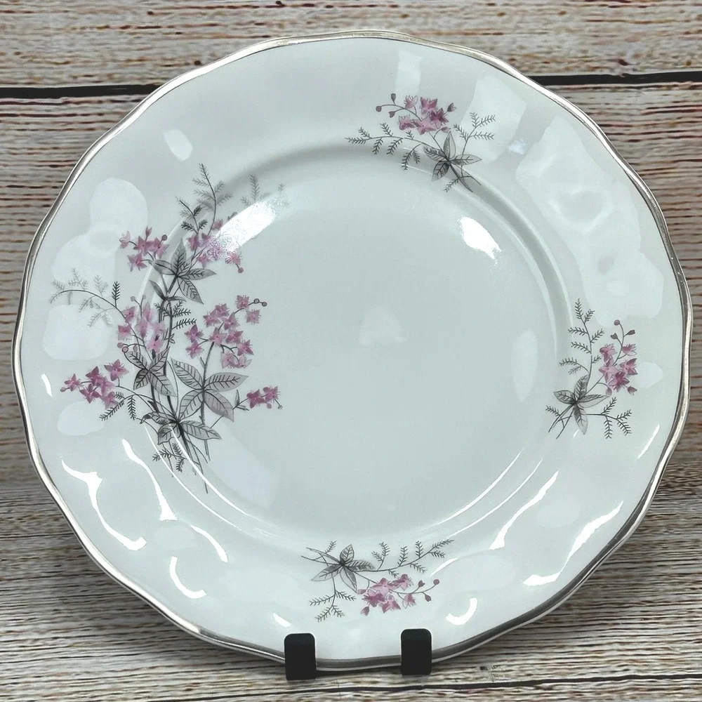 Favolina Karolina Jarolina Poland China‎ Dinner Plate Silver Scalloped 3879 5